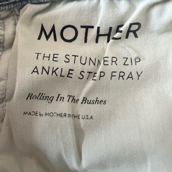 MOTHER THE STUNNER ZIP ANKLE STEP FRAY JEANS - Picture 10 of 12